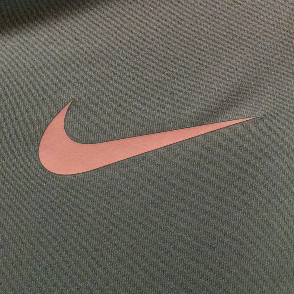 Nike Tee - Picture 3 of 8